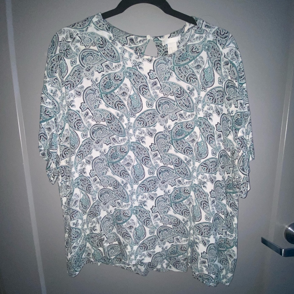 H&M paisley short sleeve blouse